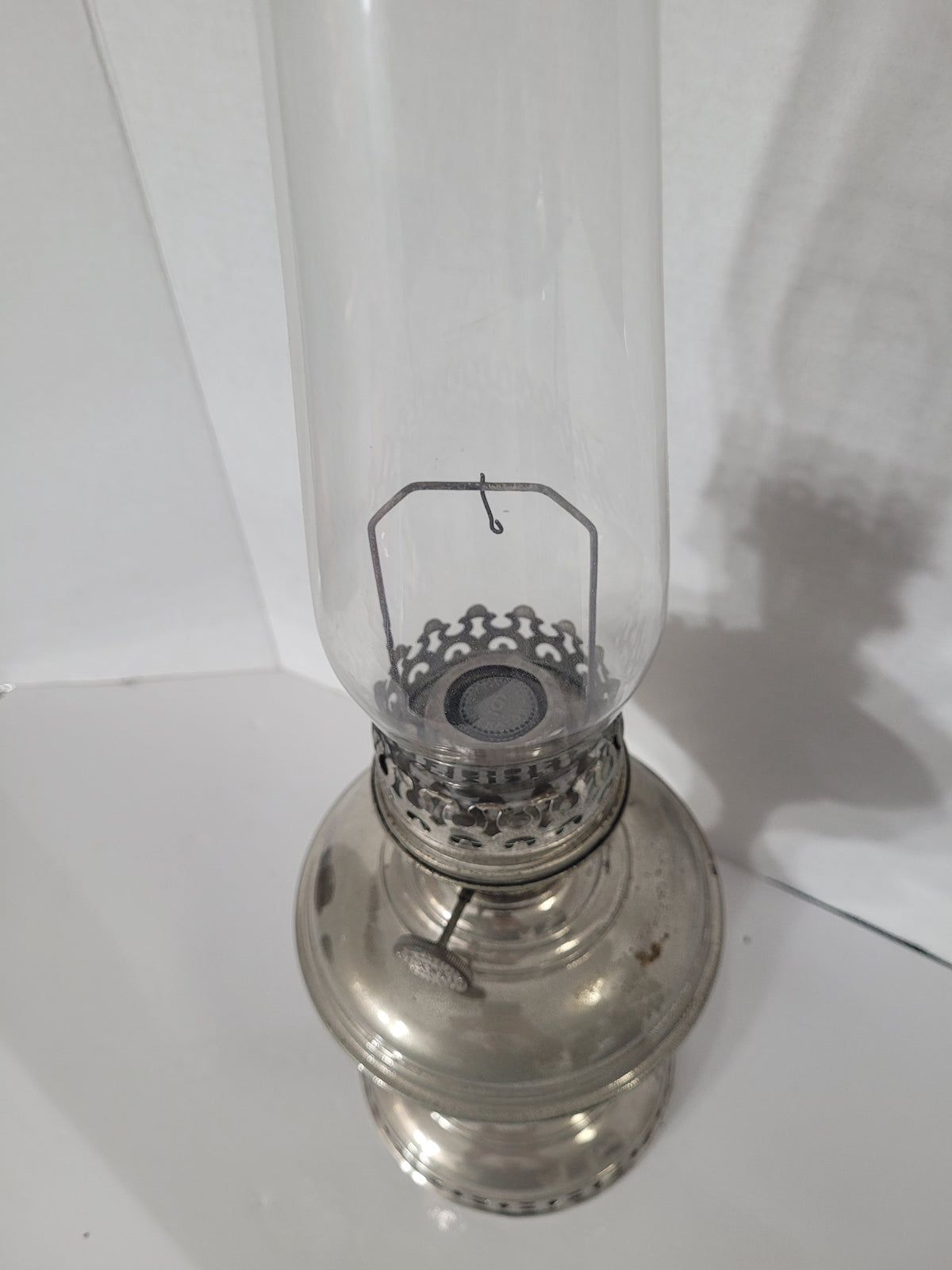 Antique Aladdin Model No. 6 Nickel-Plated Kerosene Mantle Lamp – Chicago – Circa 1914–1917