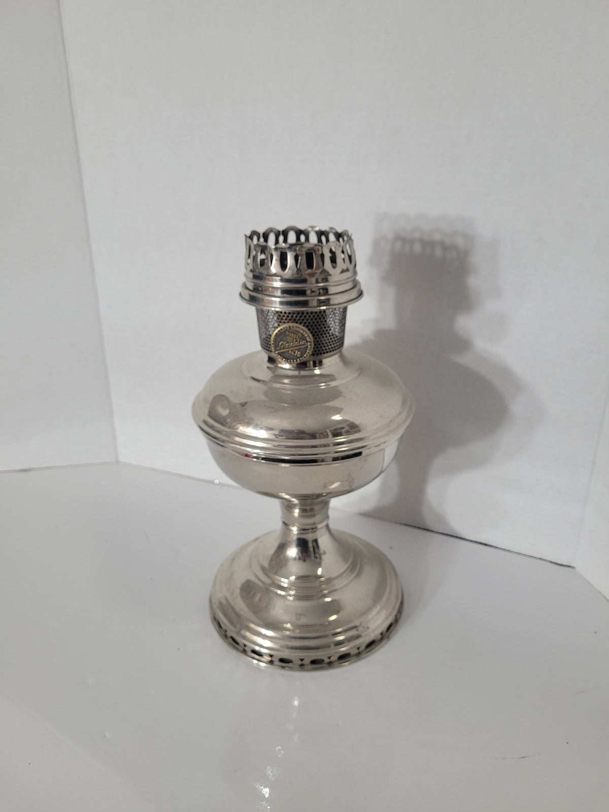 Vintage Aladdin Model No. 10 Nickel-Plated Kerosene Mantle Lamp – Chicago USA