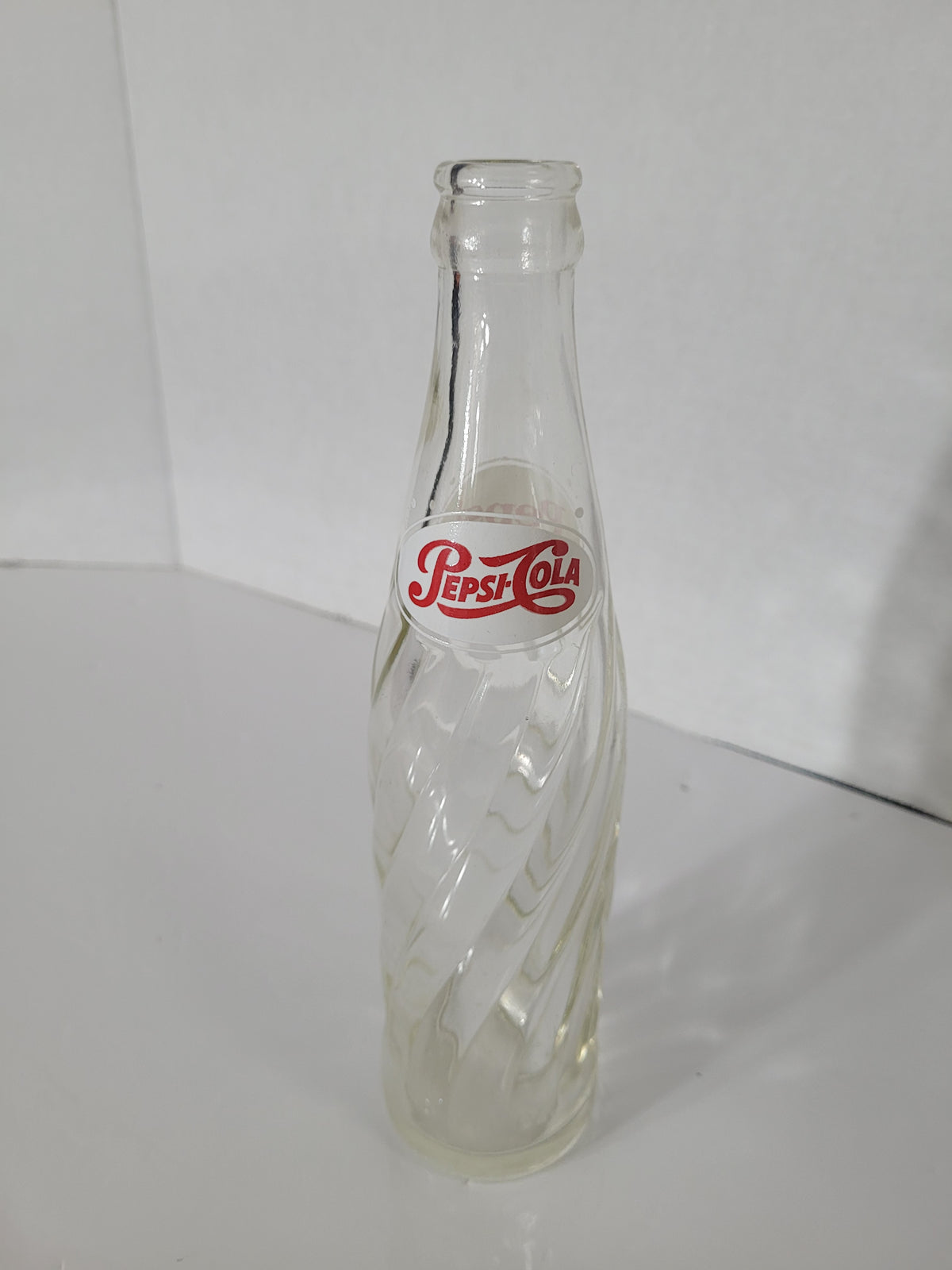 Vintage 1967 Pepsi-Cola Swirl Glass Bottle – Red & White ACL Logo