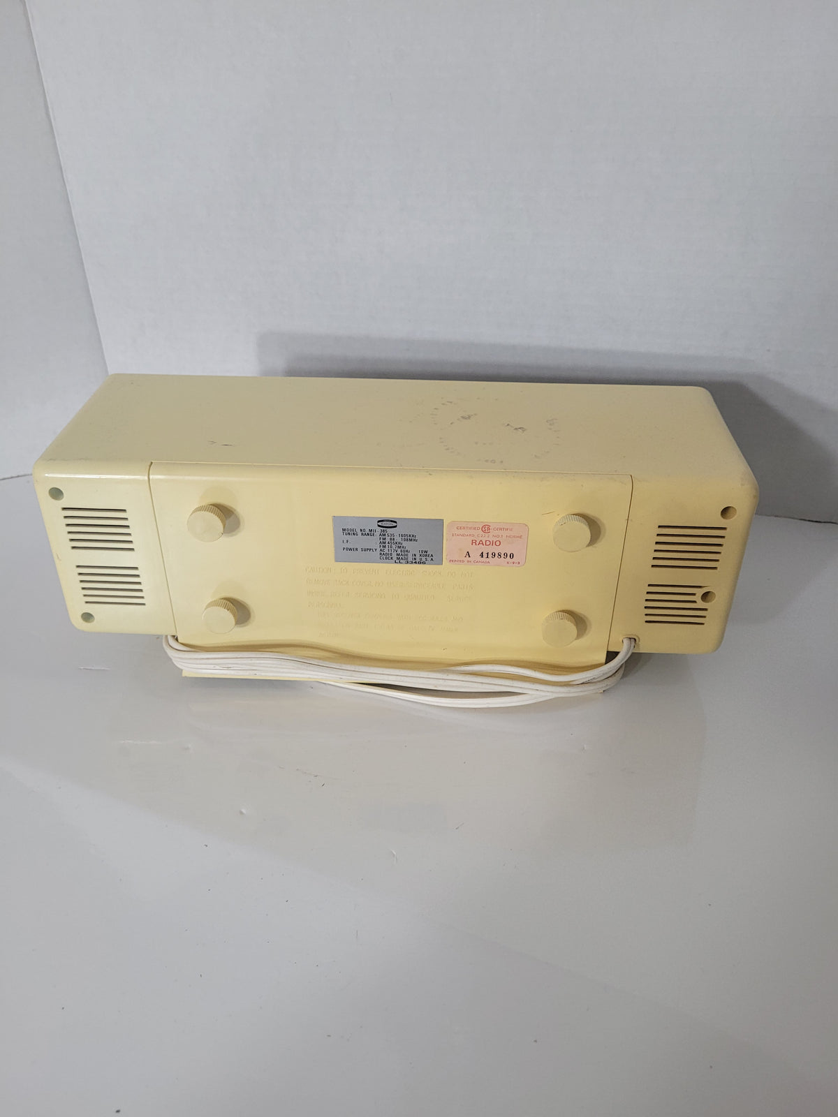 Vintage Viking Eaton MII-385 AM/FM Clock Radio – Retro Cream Case – Tested & Working