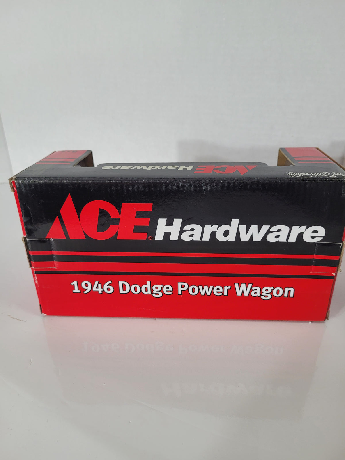 2005 ERTL Ace Hardware 1946 Dodge Power Wagon – 1:25 Die-Cast Limited Edition – 60th Anniversary