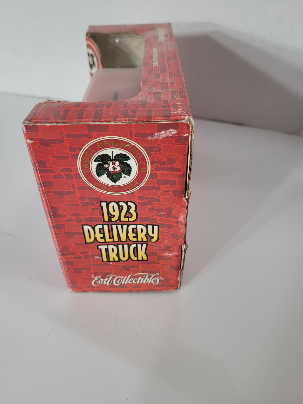 1995 ERTL Pabst Brewing Co. 1923 Chevrolet Delivery Truck Die-Cast Coin Bank – Stock F588 – Original Box