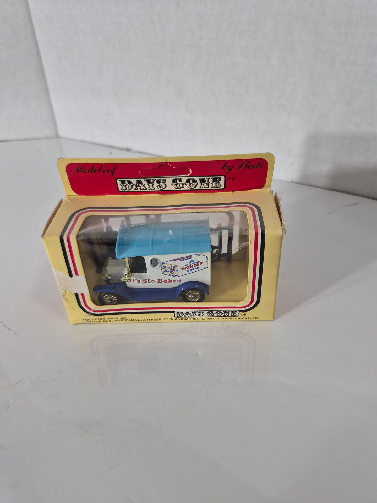 Vintage Lledo Days Gone Wonder Bread Delivery Van with Box & Figures