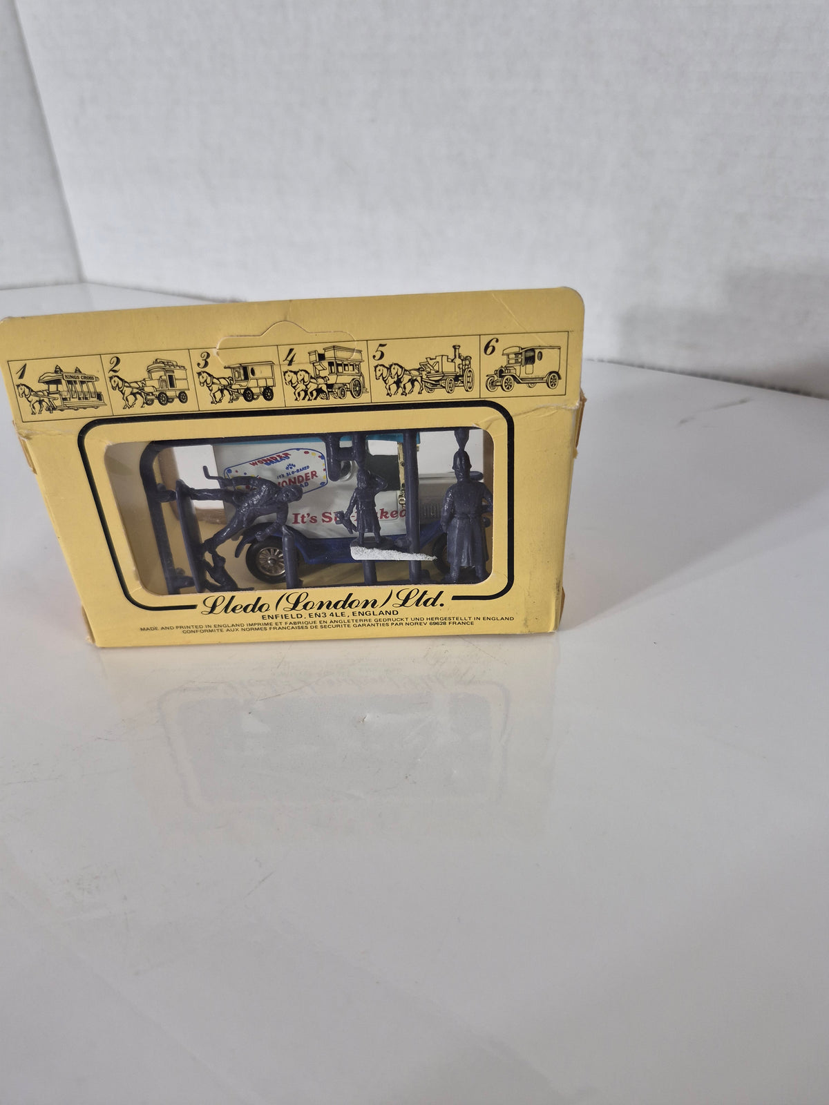 Vintage Lledo Days Gone Wonder Bread Delivery Van with Box & Figures