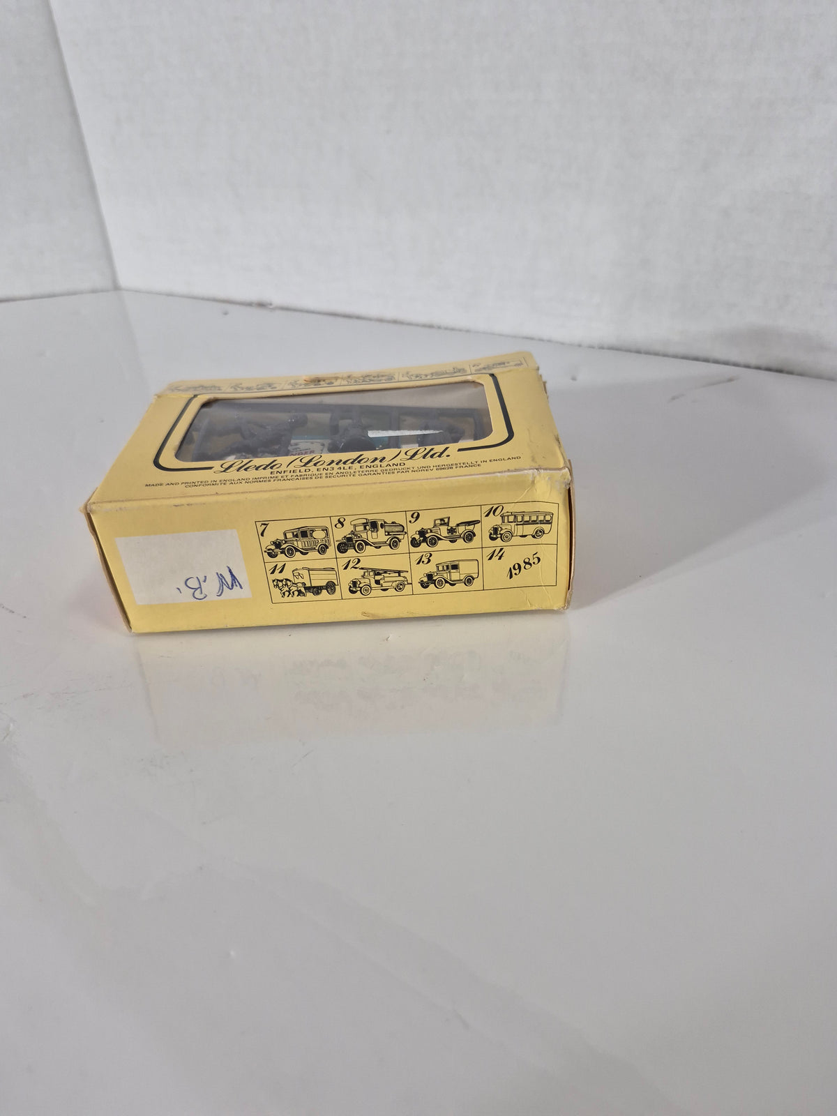 Vintage Lledo Days Gone Wonder Bread Delivery Van with Box & Figures