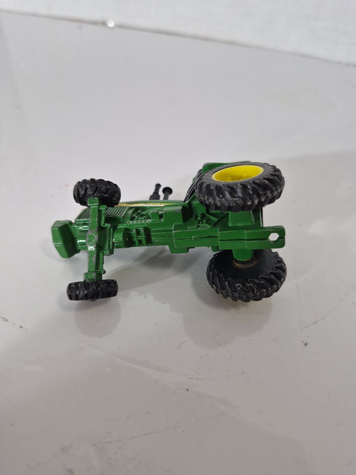 Vintage John Deere Die-Cast Tractor – Green & Yellow Farm Toy