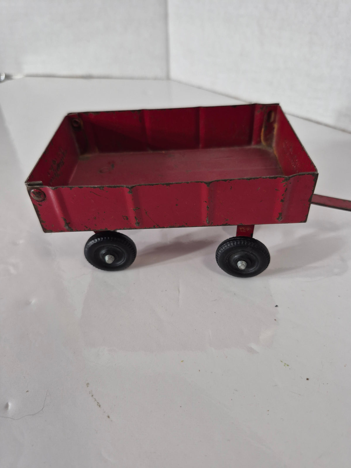Vintage ERTL Red Farm Wagon – Dyersville Iowa – Made in USA
