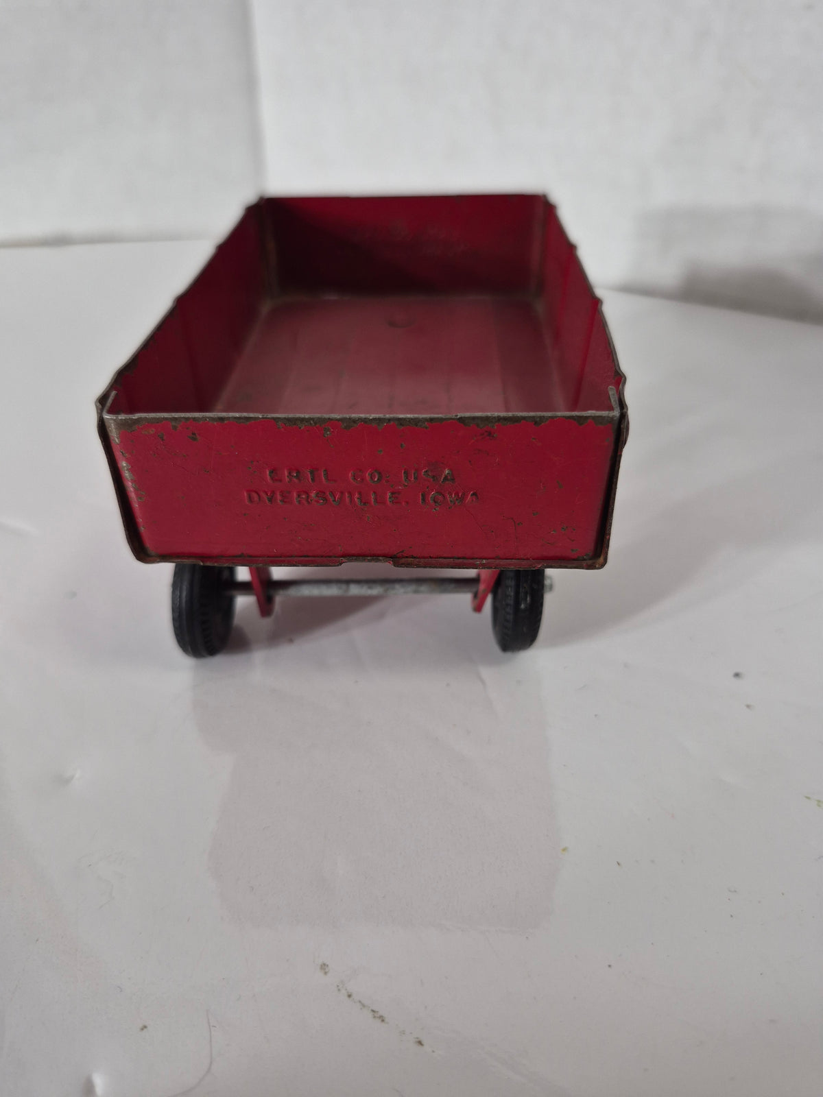 Vintage ERTL Red Farm Wagon – Dyersville Iowa – Made in USA