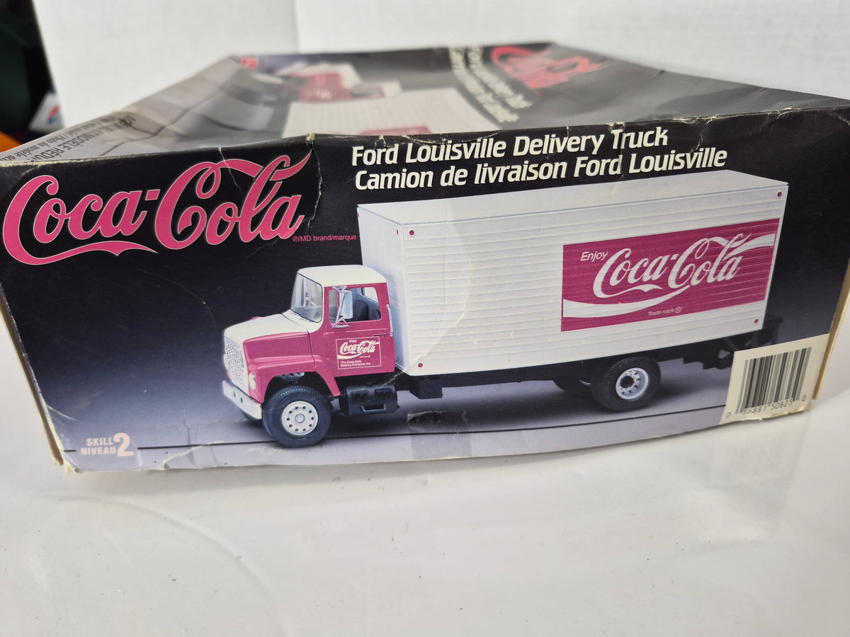 1998 Coca-Cola Ford Louisville Delivery Truck 1/25 Model Kit – AMT/ERTL H825