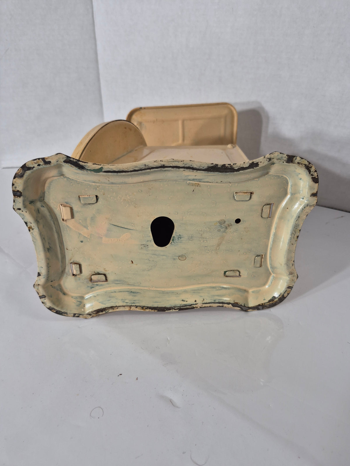 Vintage Universal Household Scale – Landers, Frary & Clark – 24 lb