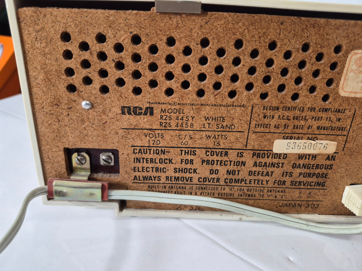 Vintage RCA RZS-445Y AM/FM Solid-State Clock Radio – Working – Mid-1960s