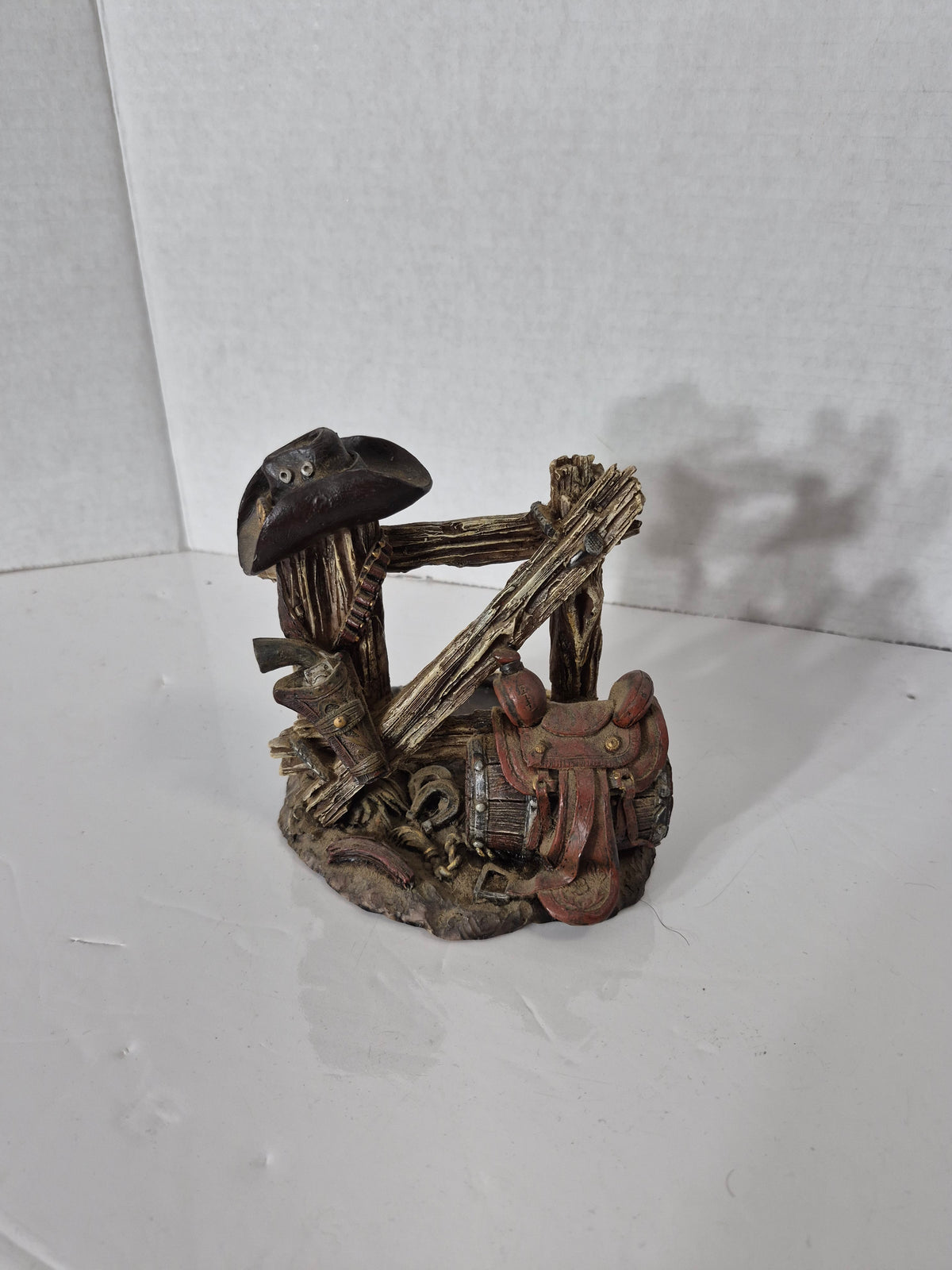Western Cowboy Saddle & Fence Resin Pen Holder / Desk Organizer – 5" x 5.5"