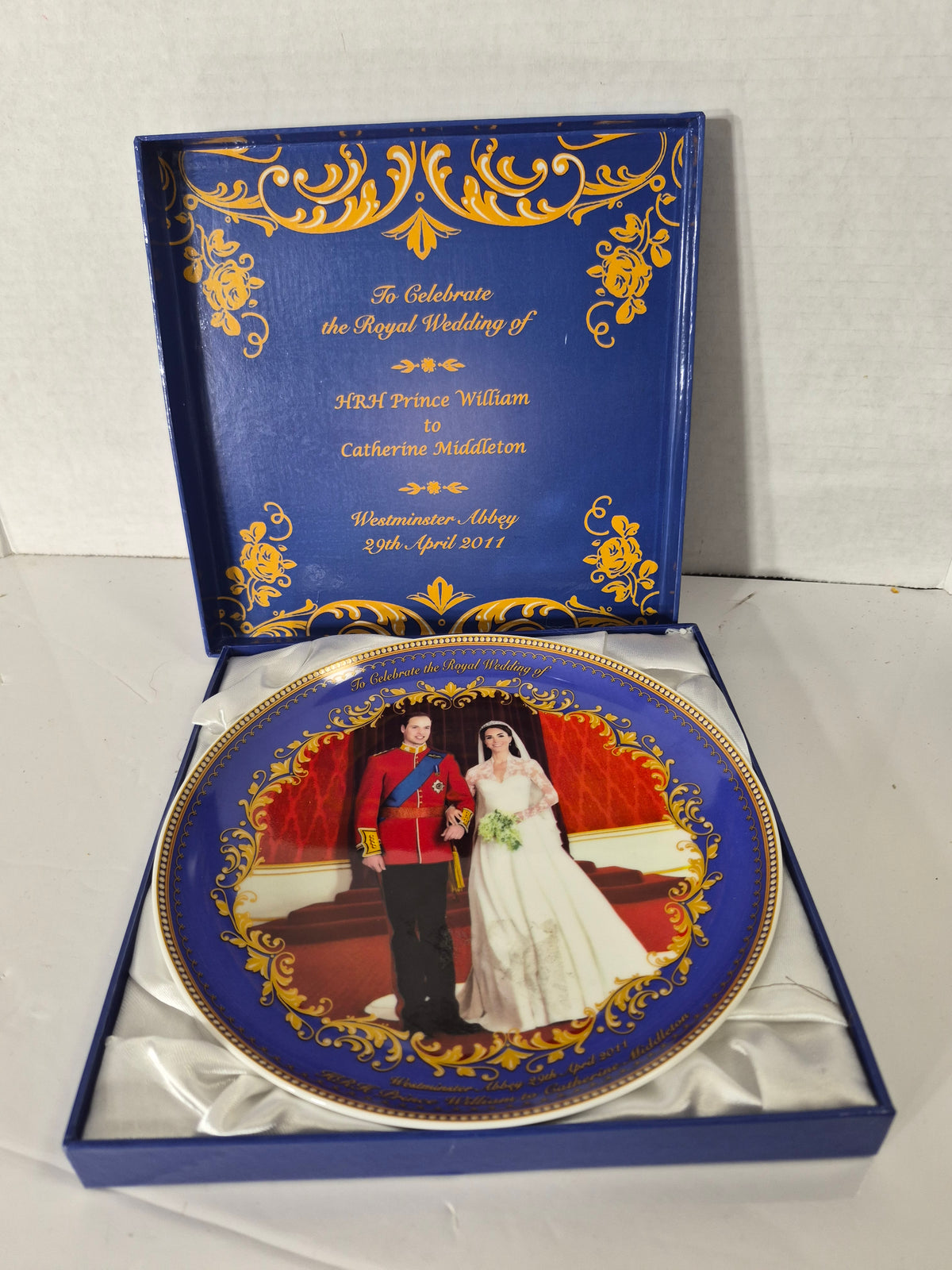McIntosh Fine Bone China Prince William & Catherine Middleton Royal Wedding Commemorative Plate – 2011 – Original Presentation Box