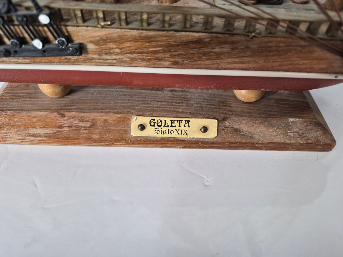 Goleta Siglo XIX Wooden Schooner Model Ship – 17 x 14 x 2.5 in.