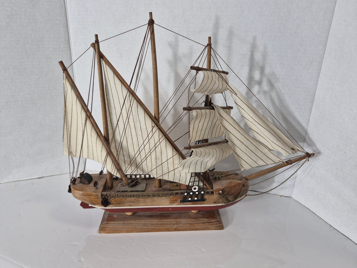 Goleta Siglo XIX Wooden Schooner Model Ship – 17 x 14 x 2.5 in.