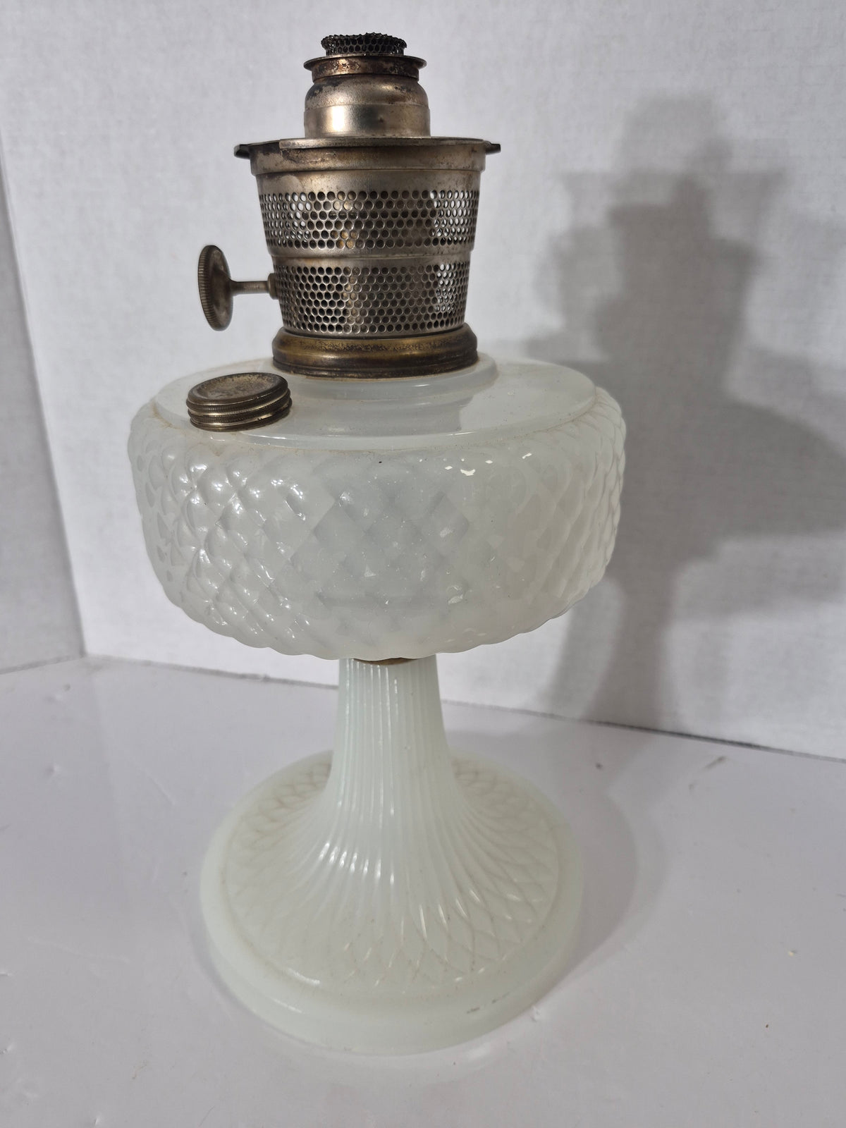 Aladdin Nu-Type Model B-85 White Moonstone Diamond Quilt Kerosene Lamp – c.1937