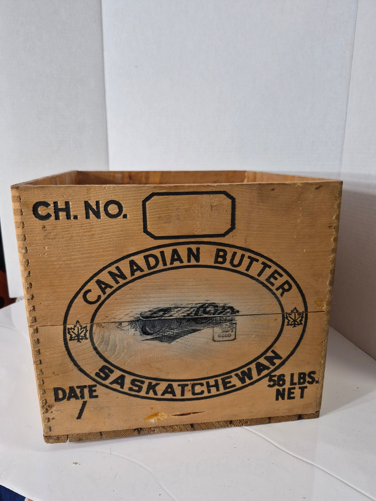 Vintage Saskatchewan Canadian Butter 56 lb Wooden Shipping Crate – 13.25" × 13.5" × 11.5"