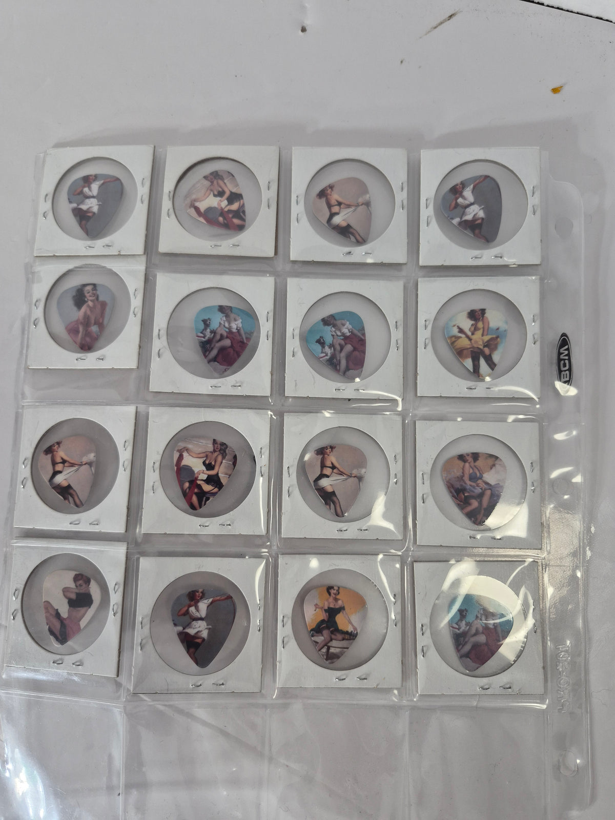 16-Piece Pin-Up Girl Guitar Pick Collection – Retro Rockabilly Style