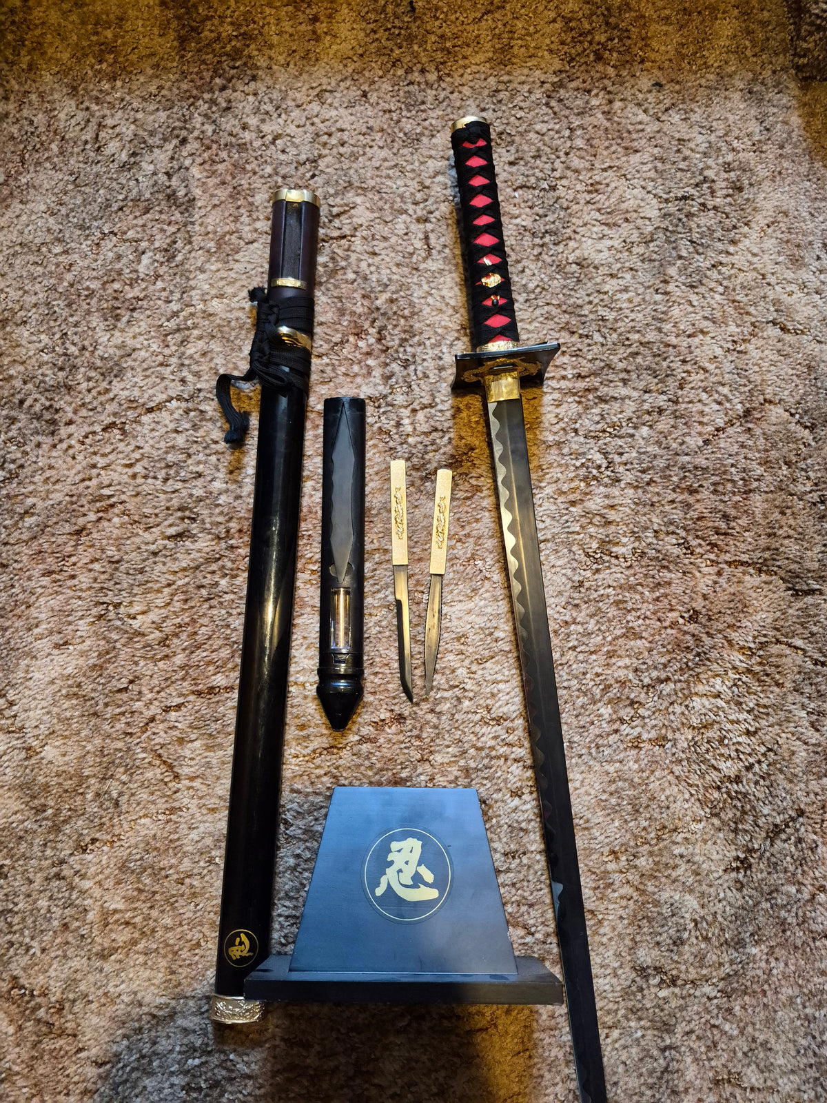 Franklin Mint Imperial Samurai Sword Display Set – Katana, Lacquered Scabbard, Stand & 2 Accessories – Approx. 39 in.
