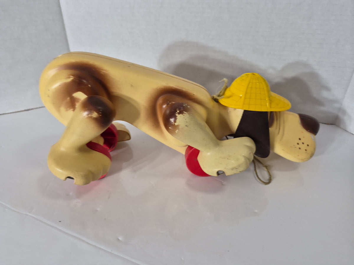 Vintage 1970s Hasbro Digger the Dog Pull Toy – Yellow Hat – 14" × 6"