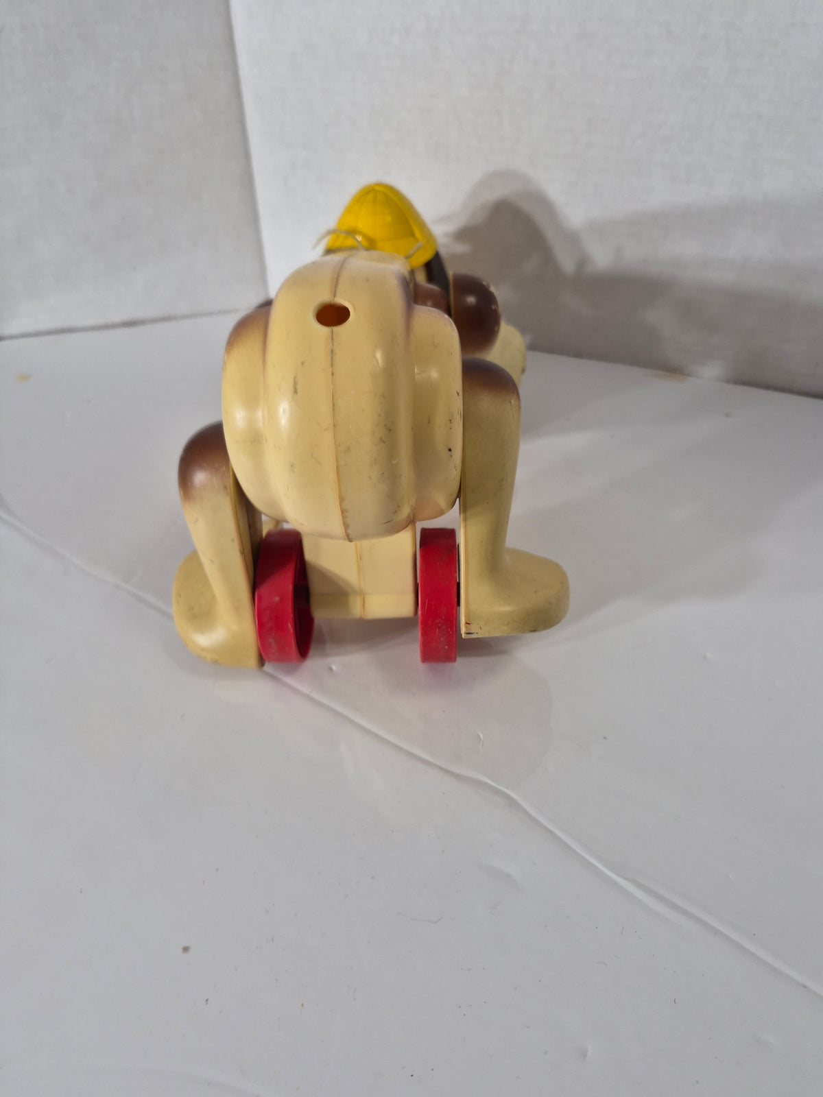 Vintage 1970s Hasbro Digger the Dog Pull Toy – Yellow Hat – 14" × 6"