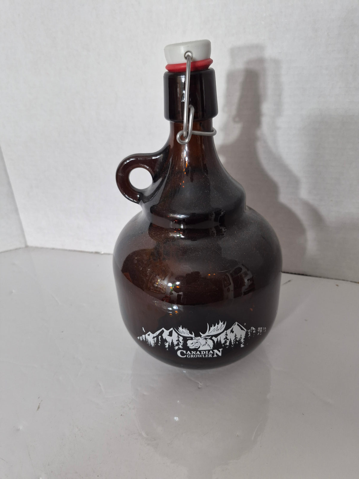 Canadian Growler Amber Glass Beer Growler – Swing-Top Bottle with Moose & Mountains – 6" x 11"