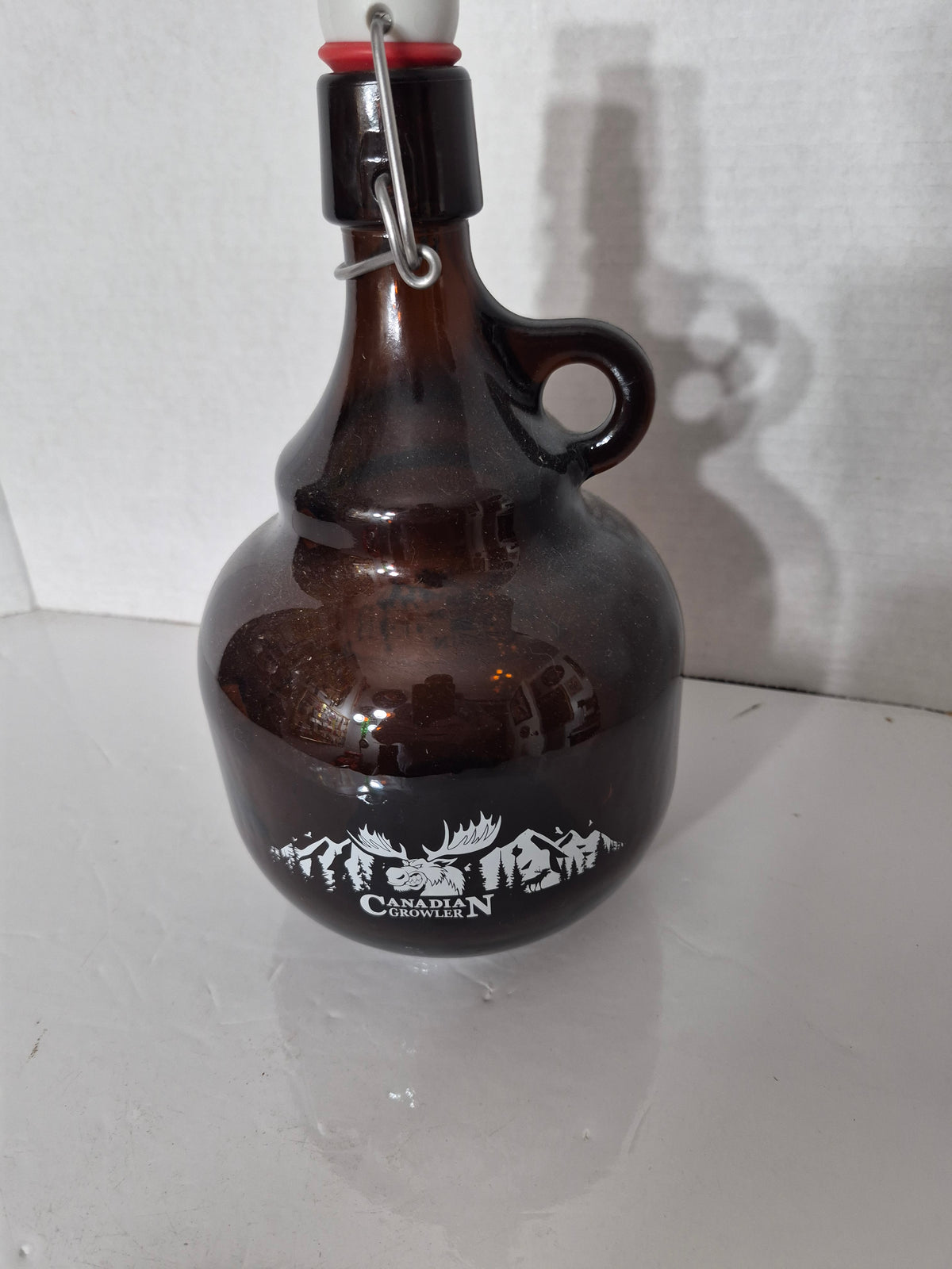 Canadian Growler Amber Glass Beer Growler – Swing-Top Bottle with Moose & Mountains – 6" x 11"