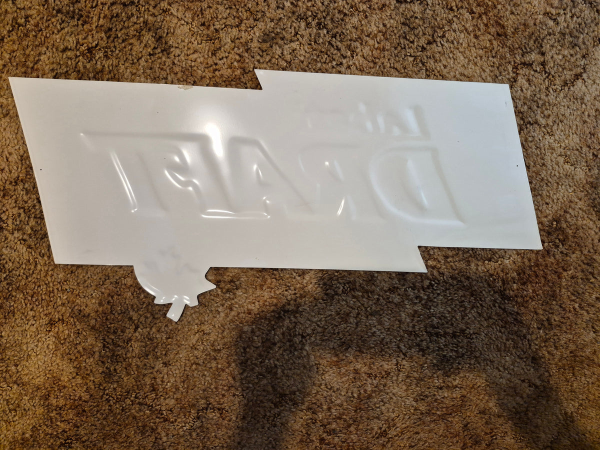 Vintage 1990s Labatt Genuine Draft Véritable Embossed Tacker Beer Sign – 24.75"