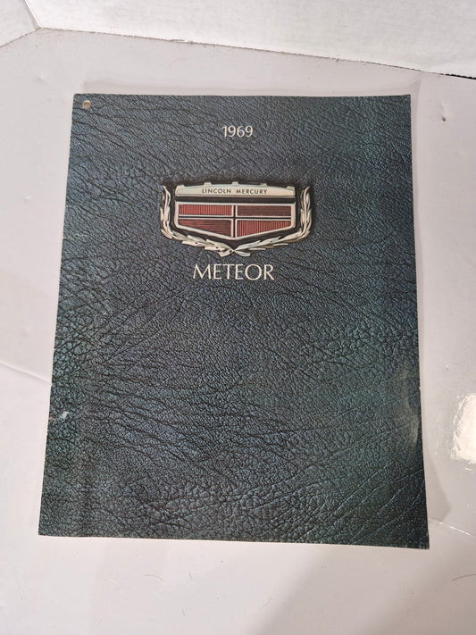 Original 1969 Ford Meteor Sales Brochure – Montcalm S33 • Rideau • LeMoyne – Canadian Mercury Dealer Literature