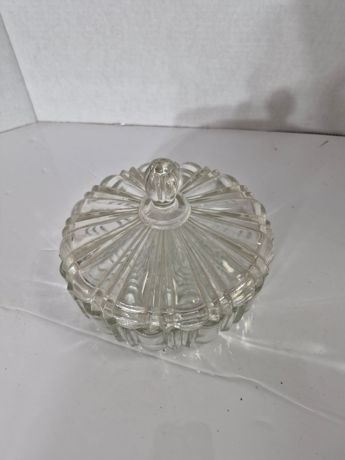 Vintage Clear Pressed Glass Lidded Candy Dish – Ribbed Sunburst Design – Scalloped Edge – 7"