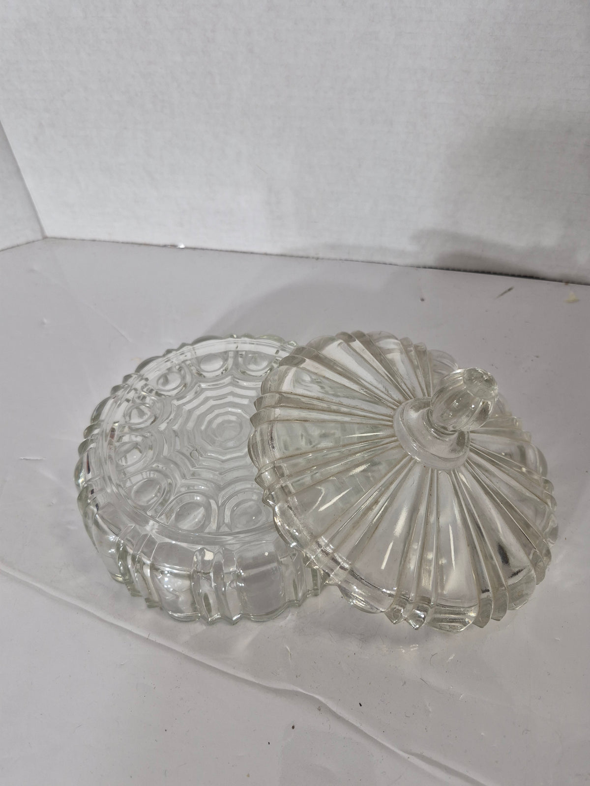 Vintage Clear Pressed Glass Lidded Candy Dish – Ribbed Sunburst Design – Scalloped Edge – 7"