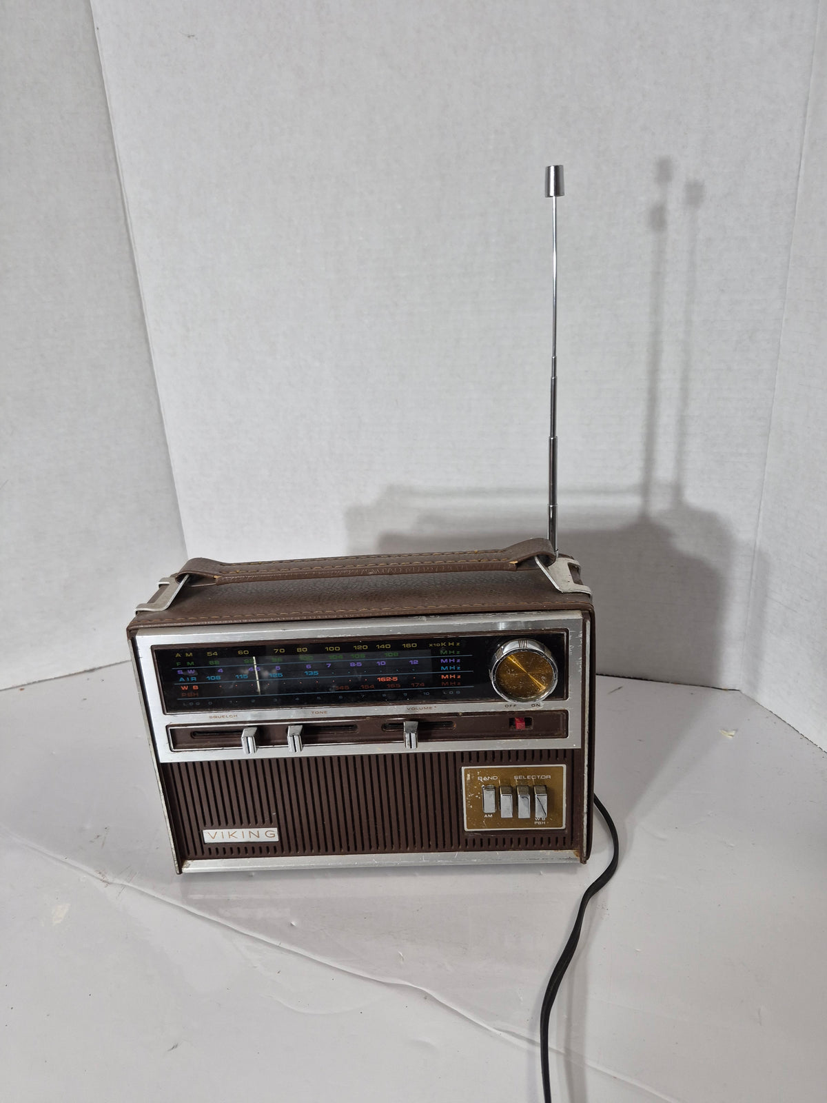 Vintage Viking by Eaton Multi-Band Portable Radio – AM/FM/SW/AIR/WB – Working – Retro Brown Leatherette