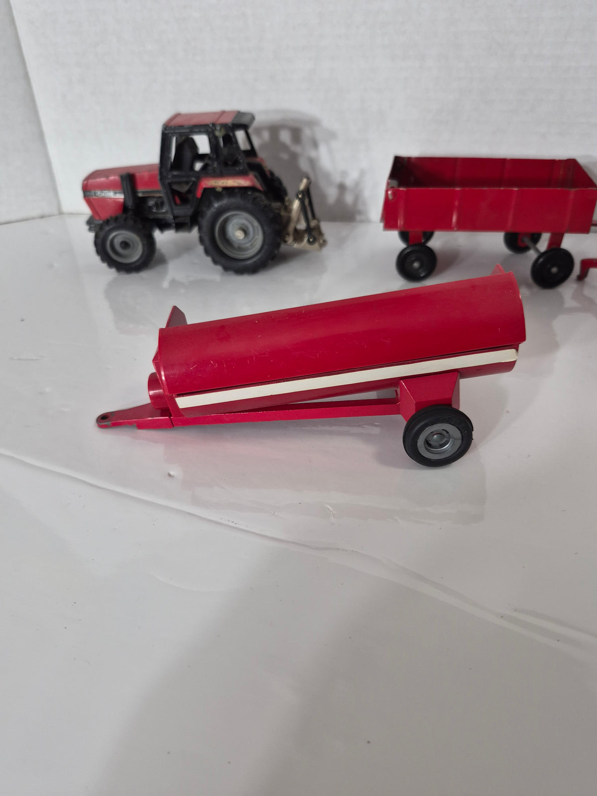 Vintage Ertl International Farm Toy Lot – Case 2294 Tractor, 2400 Baler, Auger and Wagon – 1/32