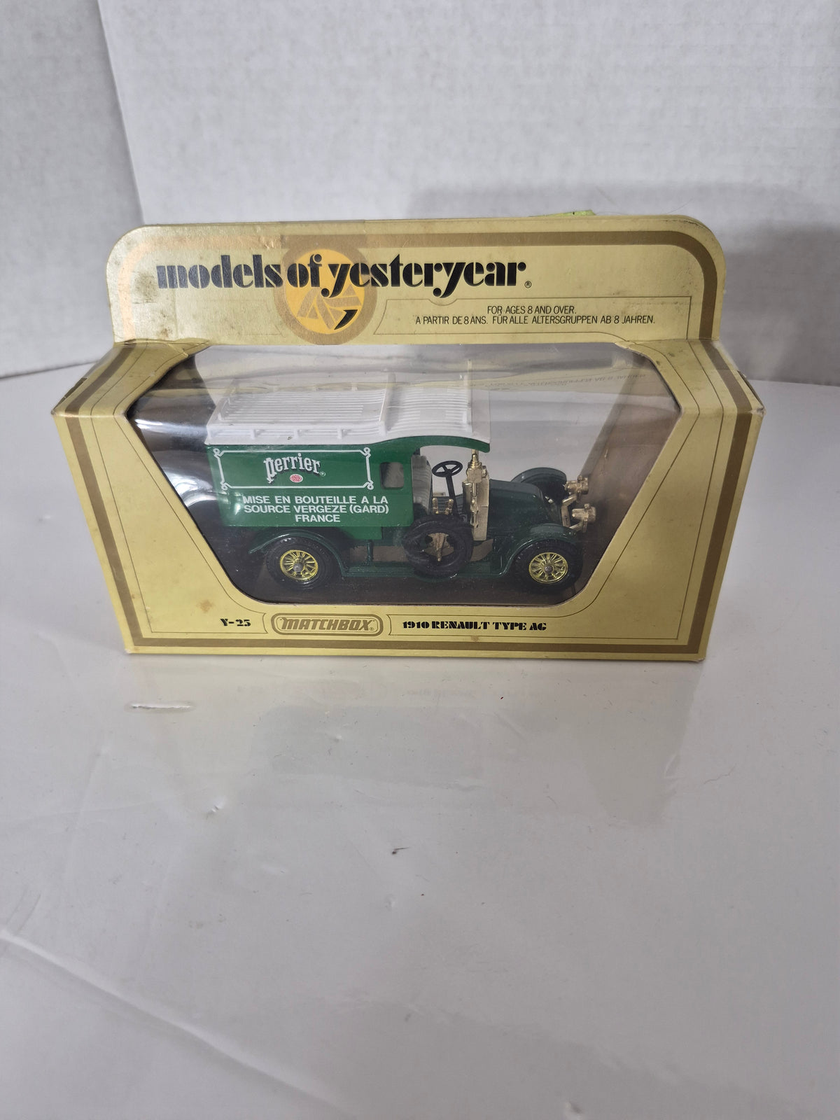 Matchbox Models of Yesteryear Y-25 1910 Renault Type AG — Perrier Delivery Van, in Box
