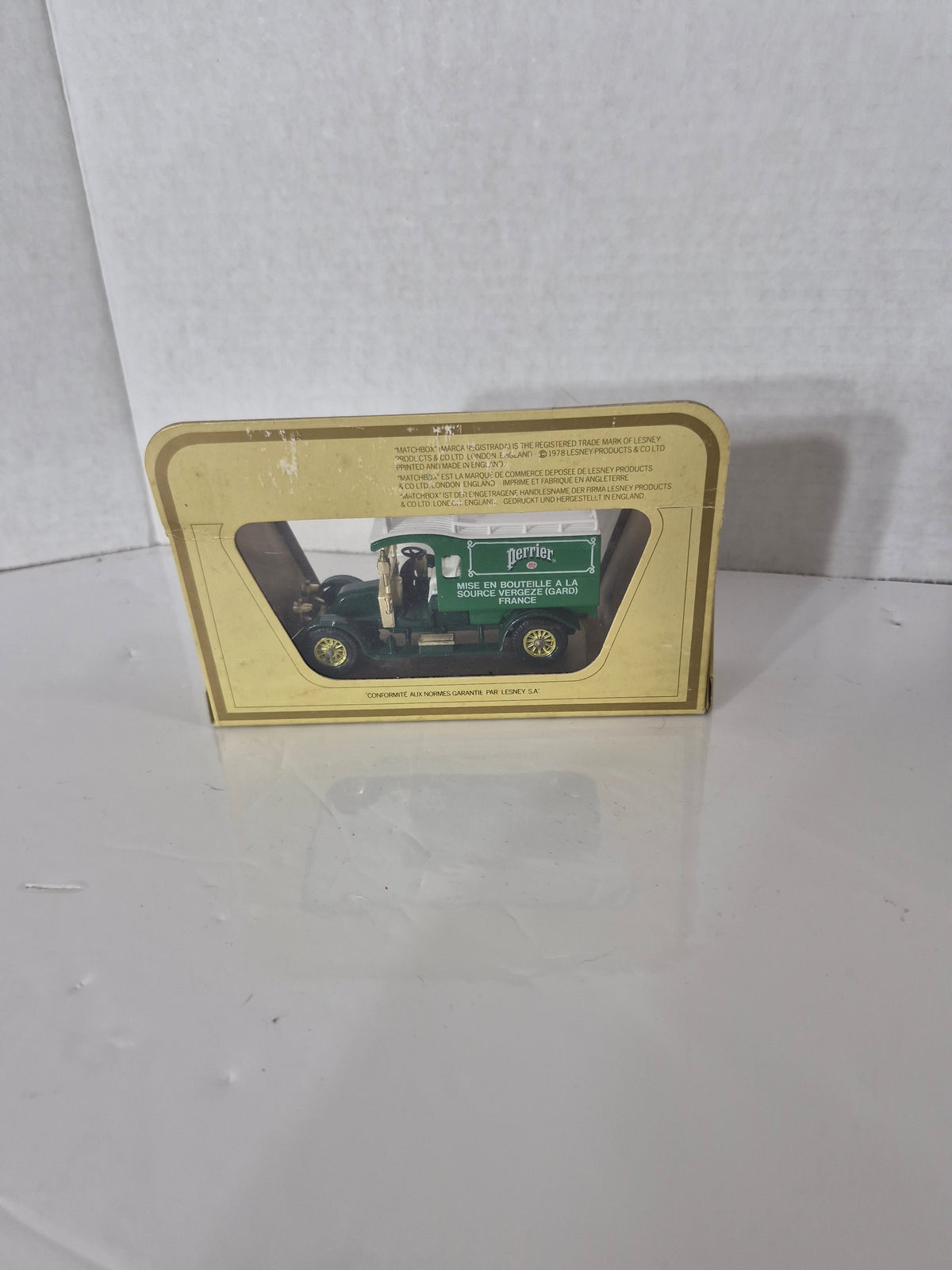 Matchbox Models of Yesteryear Y-25 1910 Renault Type AG — Perrier Delivery Van, in Box