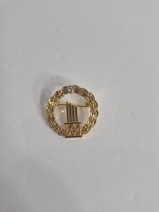 Vintage Masonic Lapel Pin — Gold Tone Laurel Wreath with Square and Compass, 1 Inch