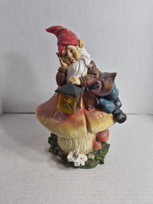 Golden Sun Garden Gnome Solar Statue – Sleepy Gnome on a Mushroom with Lantern – 6.5 x 10 Inches – Light Not Working – Garden Decor