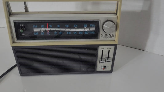 Vintage Eaton’s Viking AM/FM Portable Radio – Model M 10-444 – Working